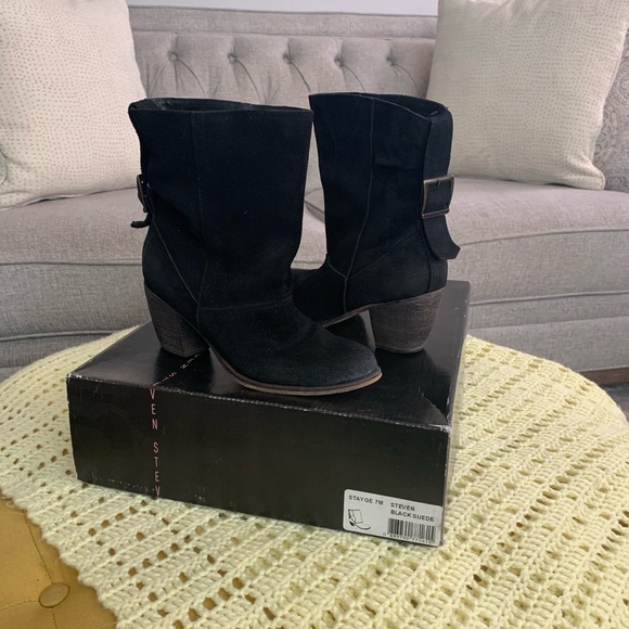 Steve Madden Stay GE  Black Suede Ankle Boots - Picture 2 of 12
